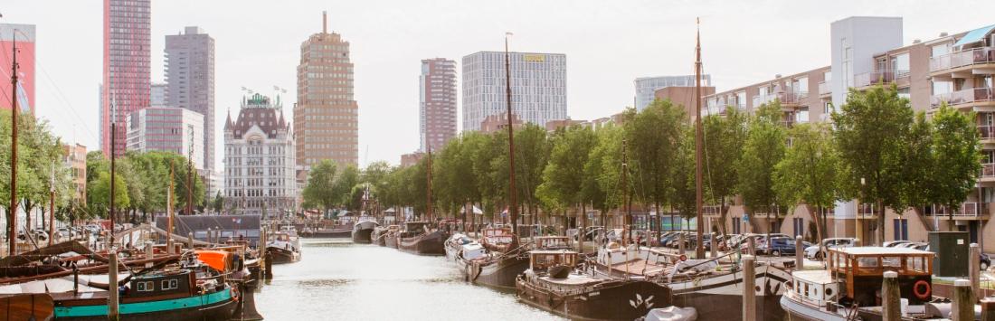Oude Haven in Rotterdam met skyline